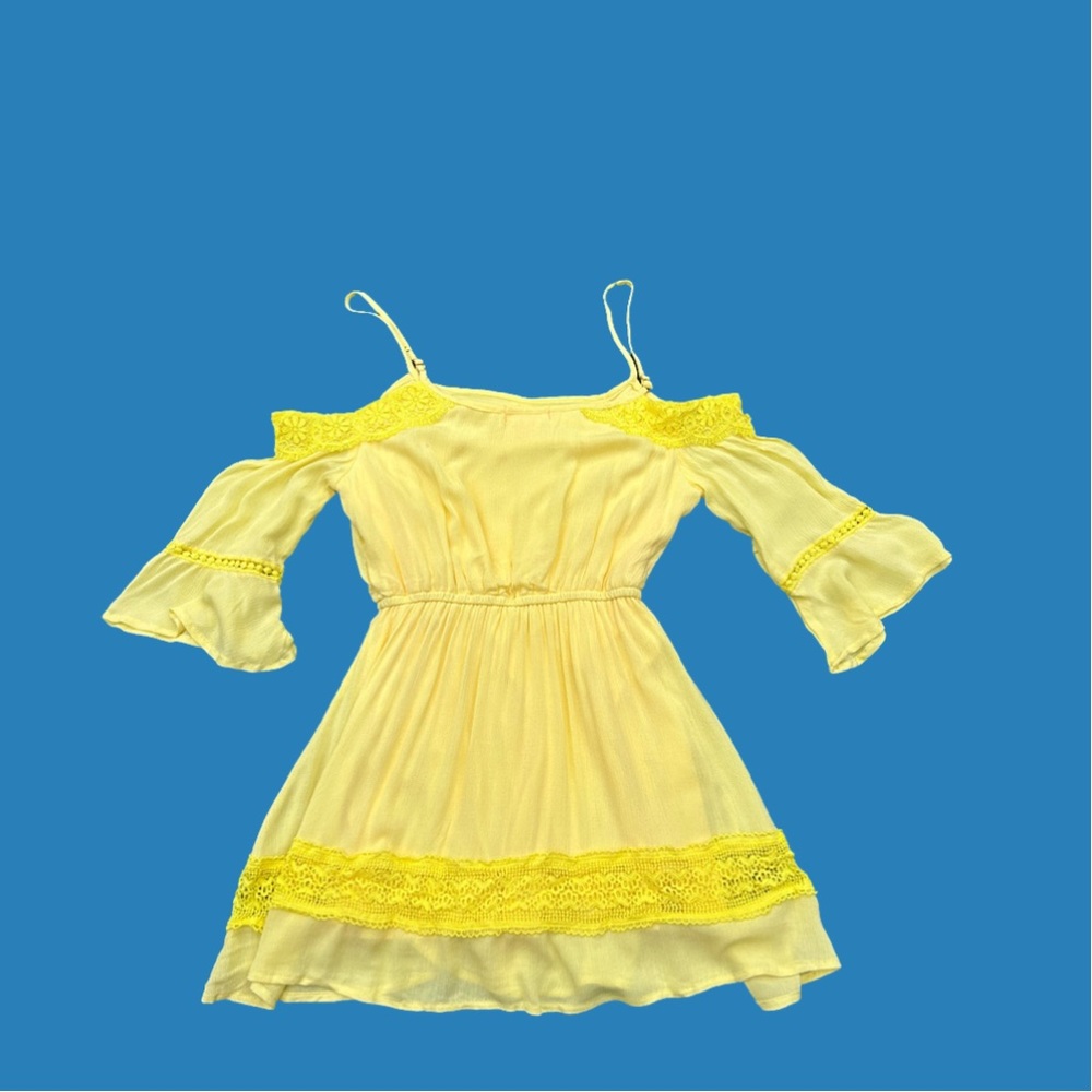 NWOT-Sz L-Luxmi- yellow cold shoulder dress with lace detail ✨ - Picture 2 of 4